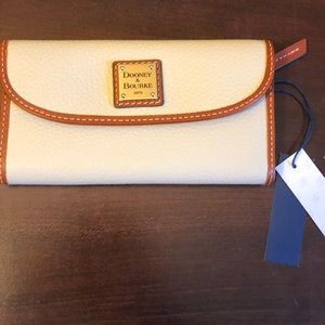Dooney & Bourke Continental Clutch Wallet